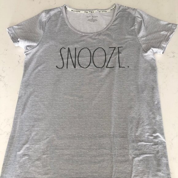 Rae Dunn SNOOZE Short Slv Scoop Neck Stripped Nightshirt Lt Heather Gray Sz M - Picture 3 of 10